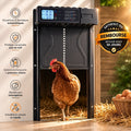 Les 5 atouts de la porte Poulailler Sûr : ouverture automatique, protection jour et nuit, batterie rechargeable + panneau solaire, résiste aux intempéries, installation simple